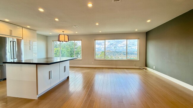 Primary Photo - Modern Elegance with Breathtaking Views in...