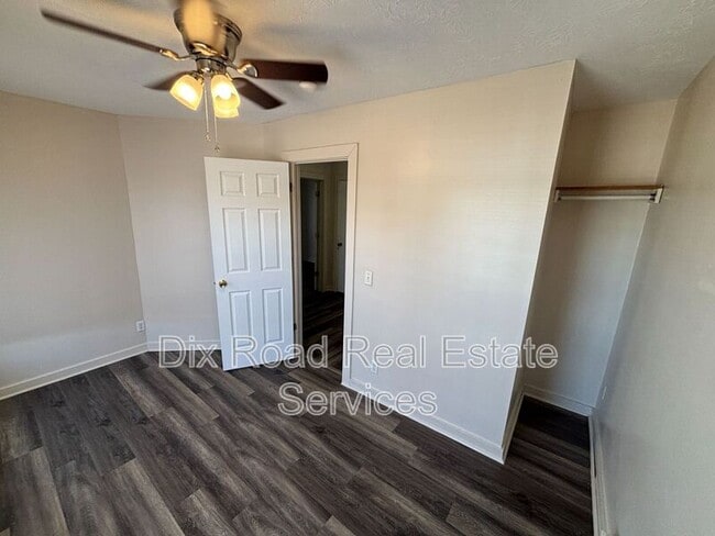 Building Photo - 829 Maple Ave