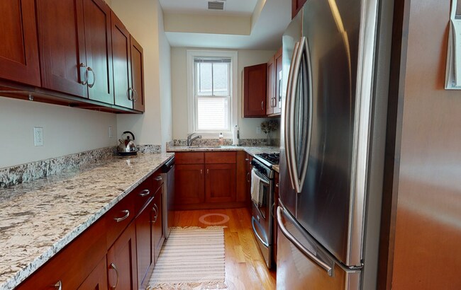 Building Photo - 5 Dodge St