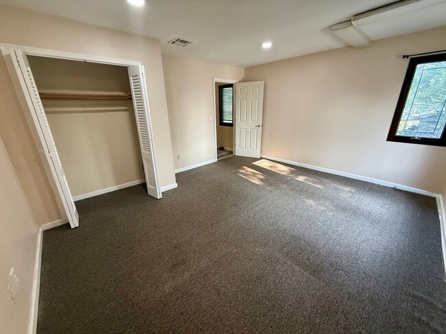 Building Photo - 333 Smithtown Blvd
