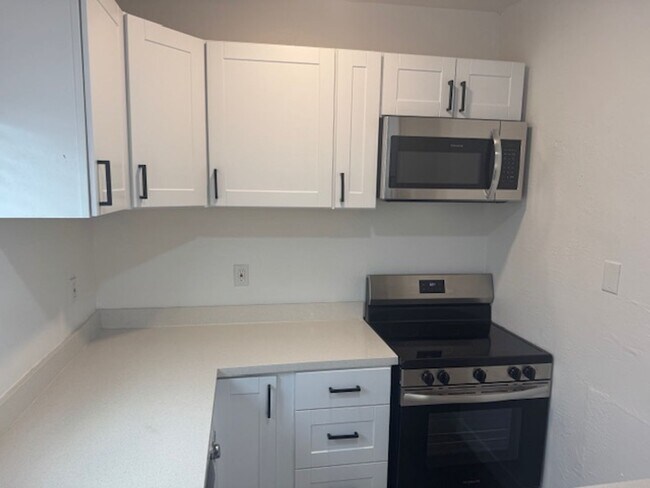 Building Photo - Longview Cottages