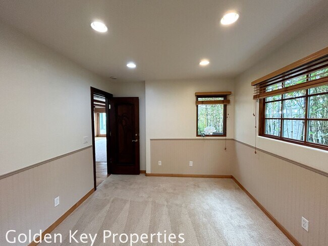 Building Photo - Stunning and unique custom home in Cardiff...