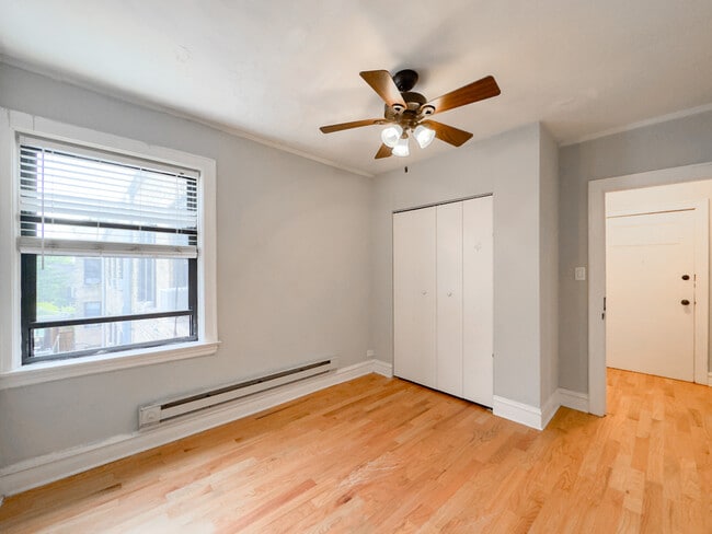 Building Photo - 4742 N Hermitage Ave