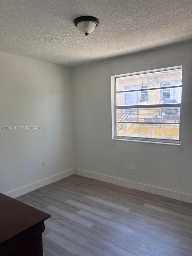 Building Photo - 1320 SW 6th St