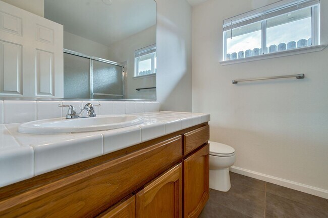 Building Photo - Updated 3 Bedroom Home with 3-Car Garage i...