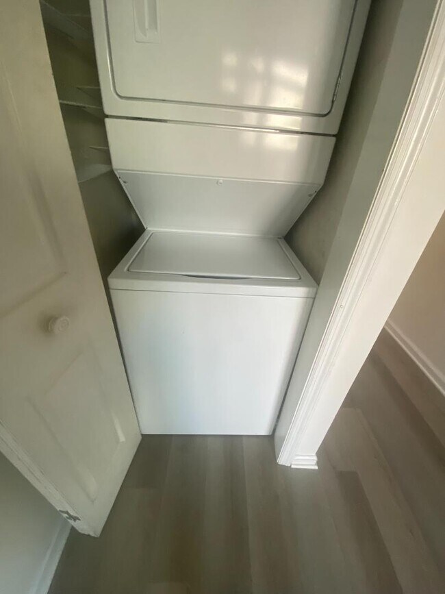 Building Photo - 3389 Northside Dr