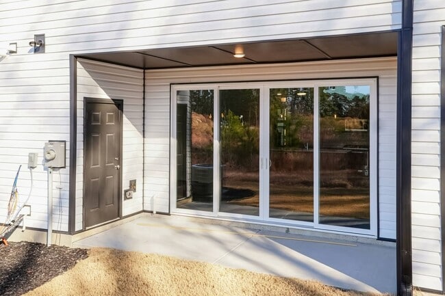 Building Photo - New Construction Modern Home!