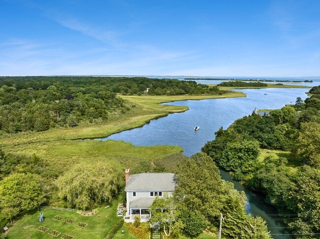 Building Photo - 21 Old Stone Hwy