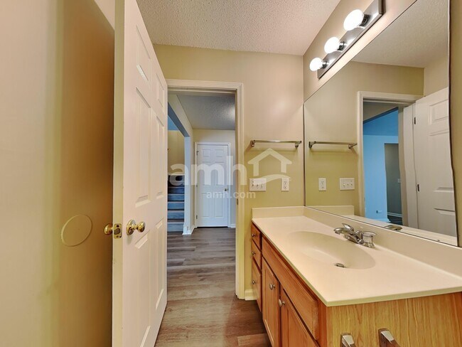 Building Photo - 244 Tigers Paw Dr