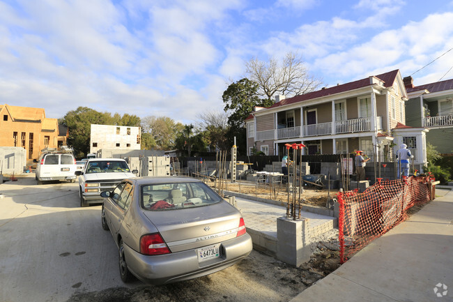 Building Photo - Sanctuary Court