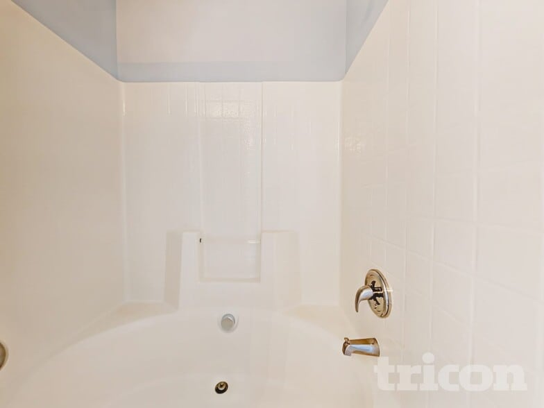 Building Photo - 930 Valley Ridge Rd