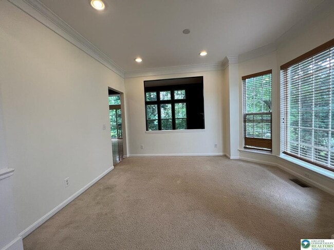 Building Photo - 1839 Majestic Dr