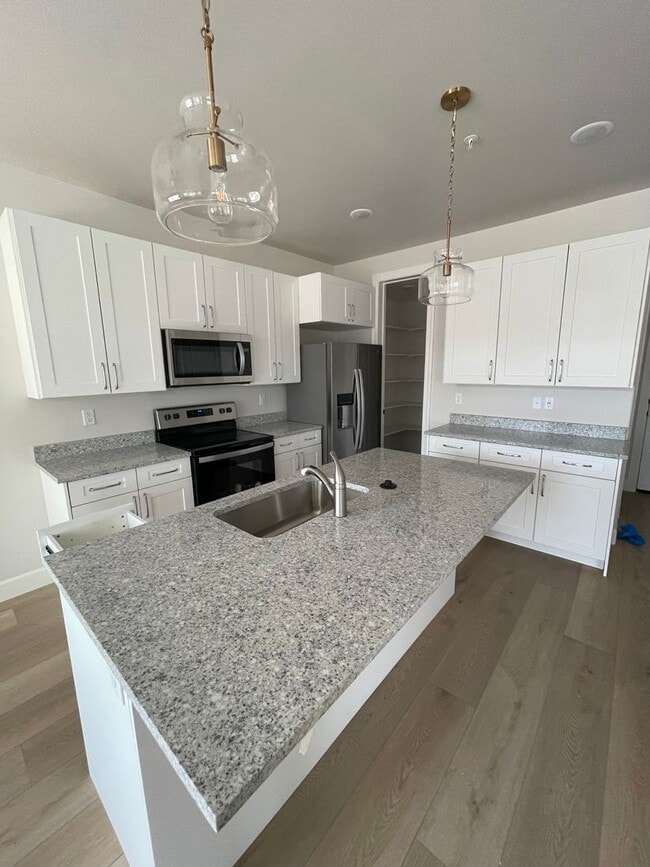 Building Photo - Italian Villages | 3-Bedroom Townhome