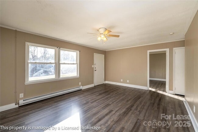 Building Photo - 117 Brentwood Dr