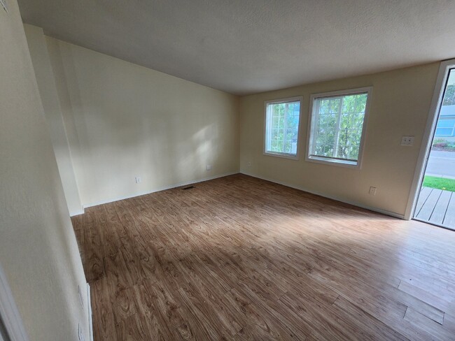 Building Photo - 3BR, 2BTH in Hayden