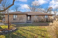 Building Photo - Spacious WIllard home with large lot and c...