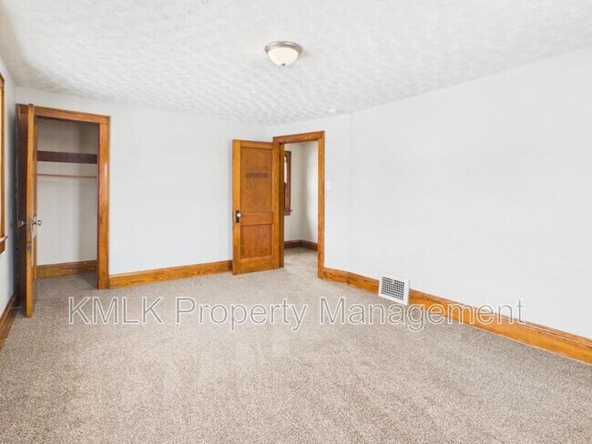 Building Photo - 806 Crouse St