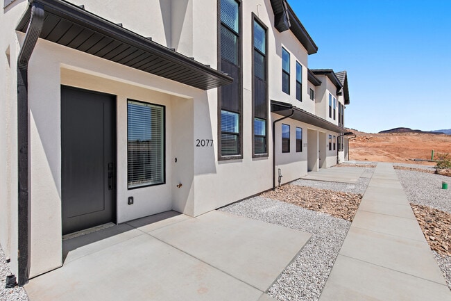 Building Photo - 1082 W Albertine Ln