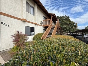 Building Photo - Bright & Spacious 2-Bedroom Condo in Prime Mission Valley Location!