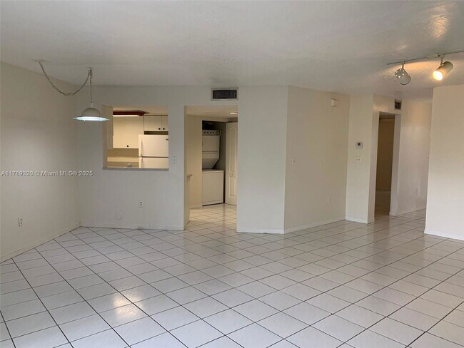 Building Photo - 9631 SW 138th Ave