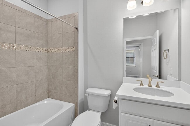 Building Photo - Annual Unfurnished 2 Bedroom 2 Bathroom with a Den located in the Preserve at the West Villages!