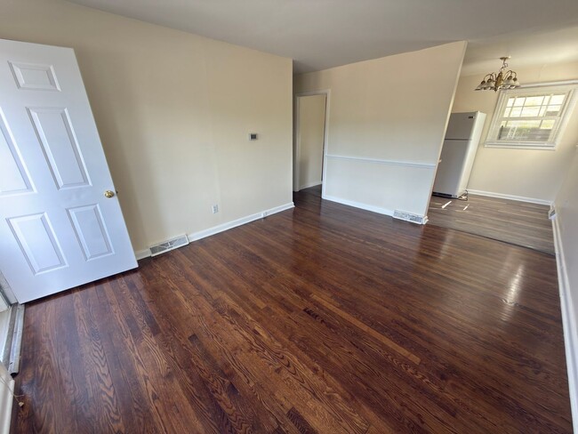 Building Photo - Christiansburg, 3 BR / 1 BA, Available for rent