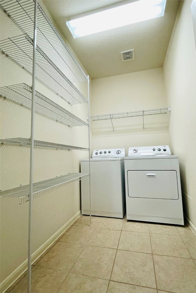 Building Photo - 6326 Richland Hills Dr