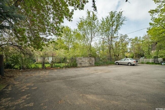 Building Photo - 174 E 300 S