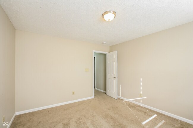 Building Photo - 11705 Rossmore Dr
