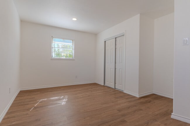 Building Photo - 5250 Durango Dr