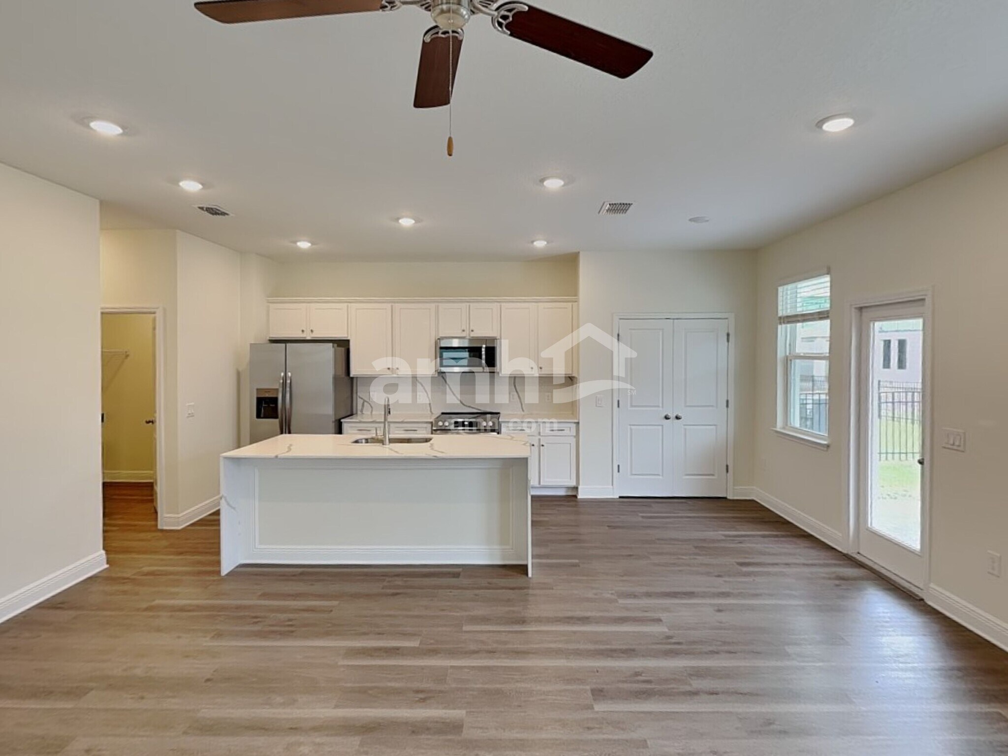 Building Photo - 5944 Pinewood Ests Dr