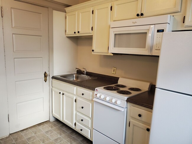 Building Photo - 1 Bedroom in Downtown Lancaster