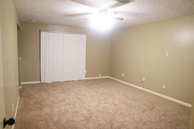 Building Photo - 23527 Canyon Lake Dr