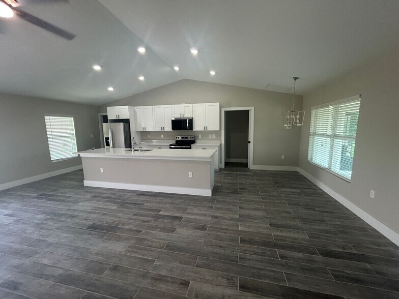 Building Photo - New Construction 4/2  Ready for occupancy
