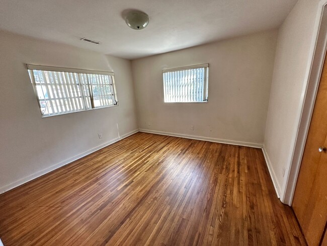 Building Photo - Home for Rent in Arlington 4-Bedroom, 2.5 ...