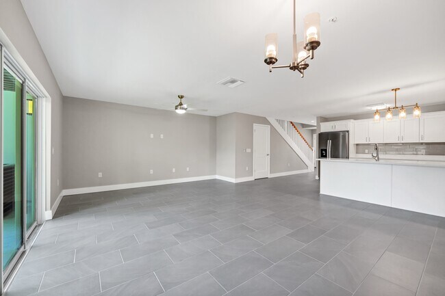 Building Photo - 37 SE 15th Terrace