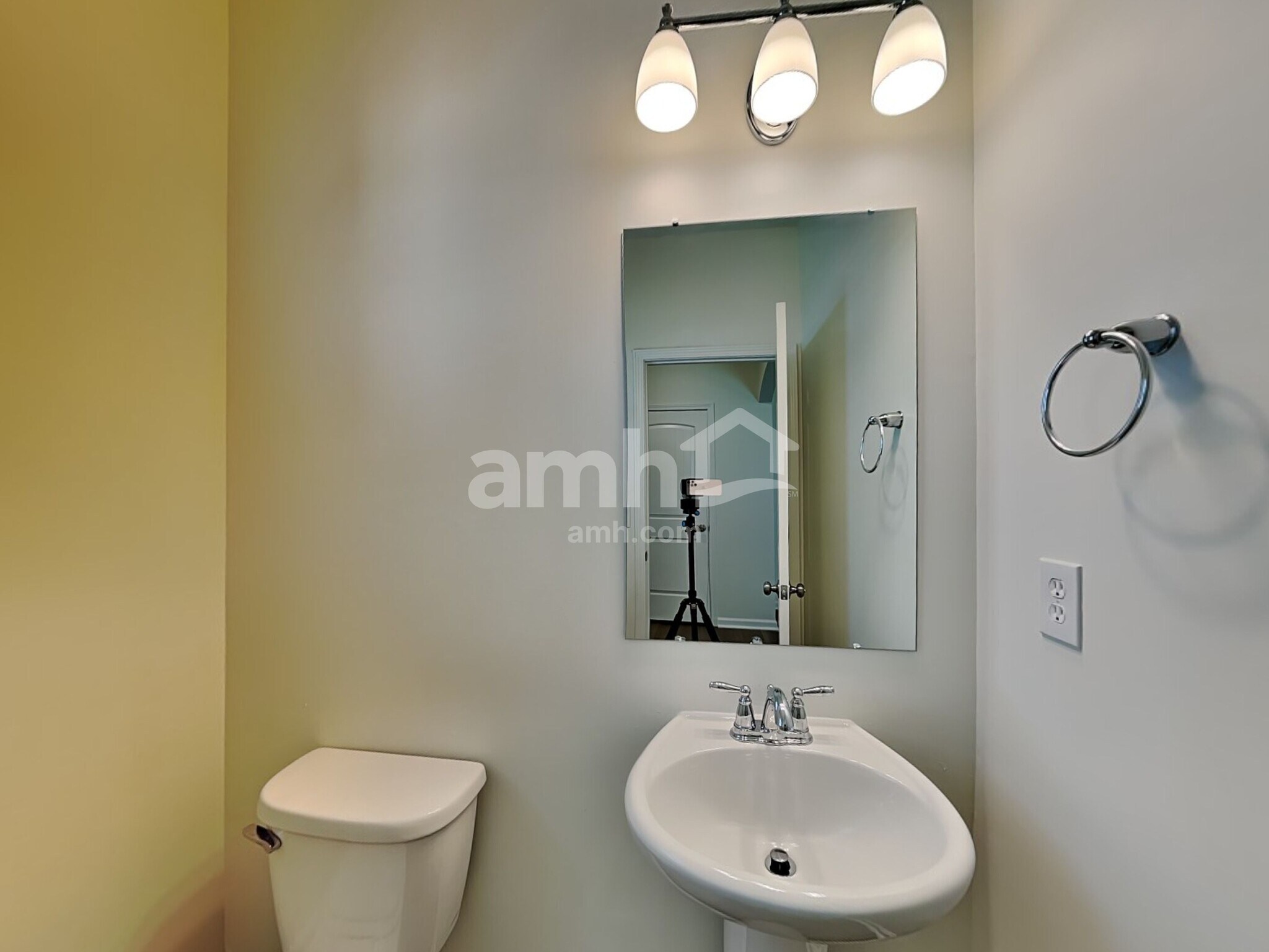 Building Photo - 231 Bandelier Cir