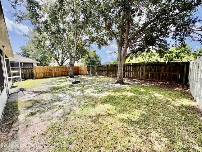 Building Photo - 2015 Canopy Dr
