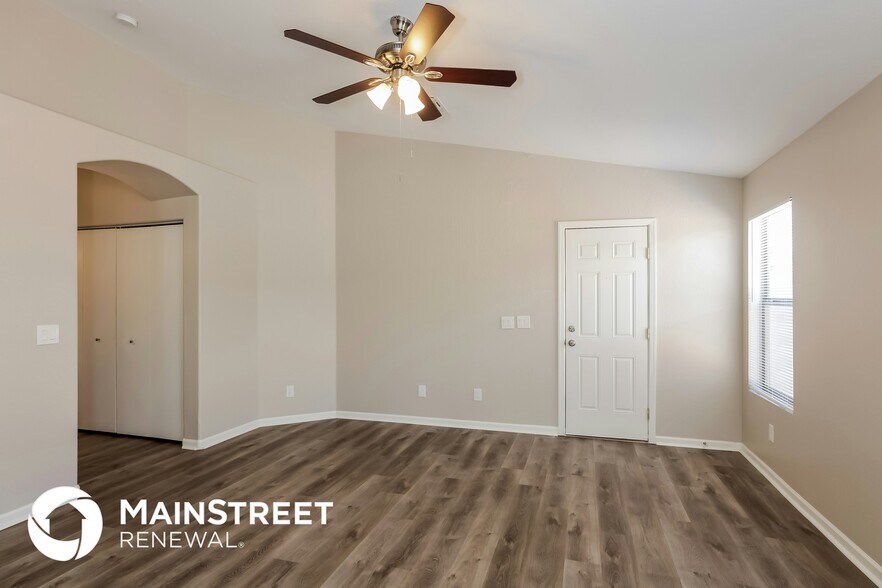 Building Photo - 1815 E Hamel Way