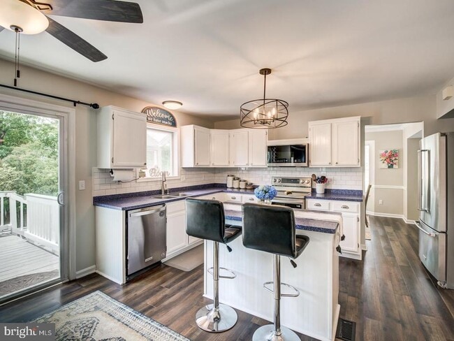 Building Photo - 15744 Beau Ridge Dr