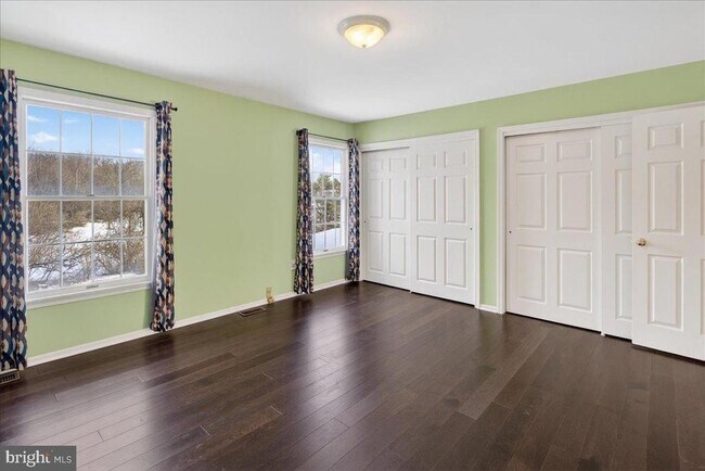 Building Photo - 7 Redwood Ct