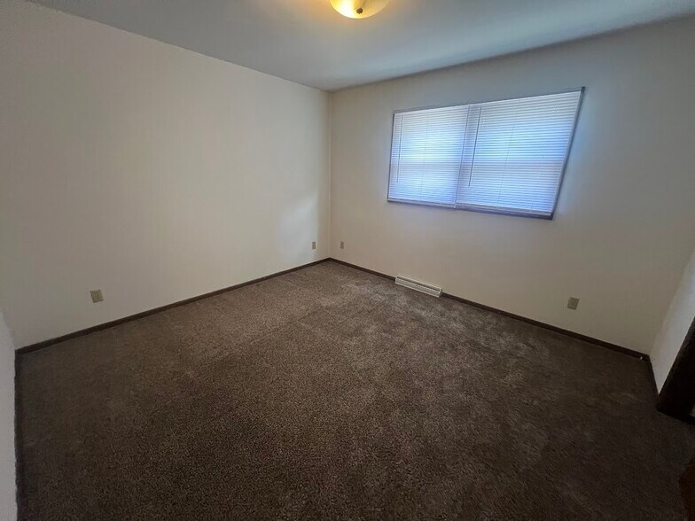 Building Photo - 7313 Farmington Way