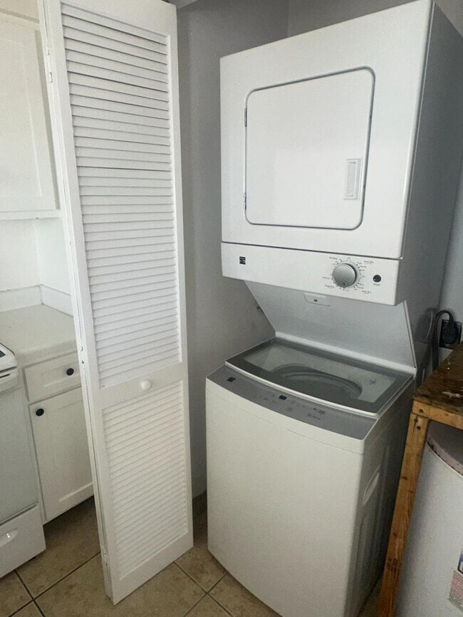 Building Photo - 3930 S Roosevelt Blvd