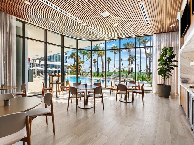 Building Photo - 1116 N Ocean Blvd