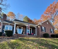 Building Photo - AVAILABLE TO SHOW!