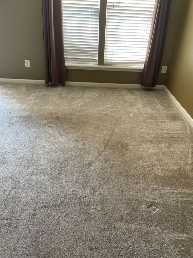 Building Photo - Hadley Commons 2 Bedroom 2.5 Bath Townhome Minutes from Bridgeway Station !!