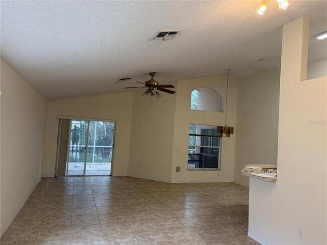 Building Photo - 2393 Paulette Dr
