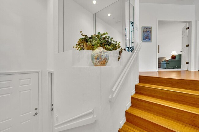 Building Photo - Seasonal 3br 2bath Condo in Harbor Lakes Community