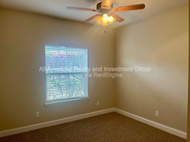 Building Photo - 518 Lakeview St