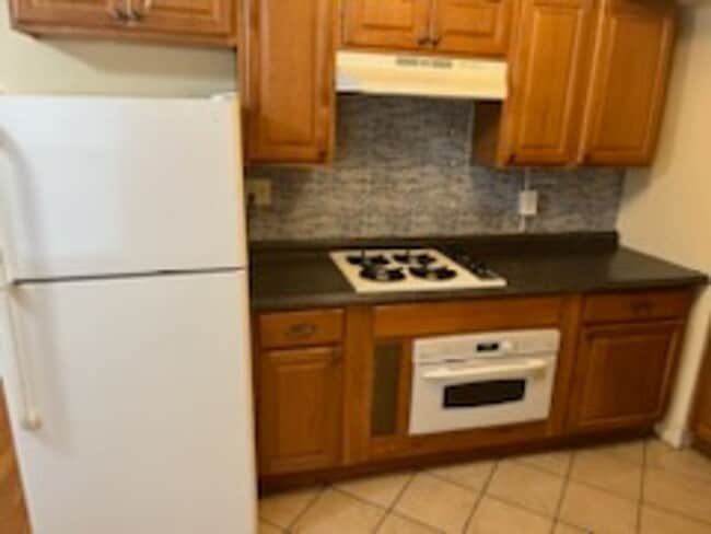 Building Photo - Condo wFREE HEAT in Belmont Cragin! In-uni...